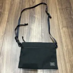 美品　PORTER ブラック ショルダーバッグ　サコッシュ