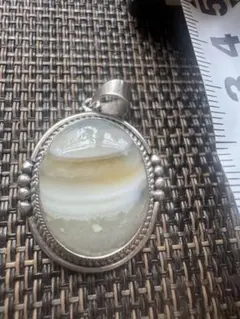 silver シルバー ペンダントヘッド楕円 白い石 天然石 パワーストーン