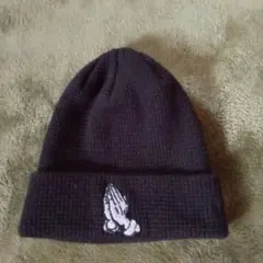 ニューエラ 黒 ニット帽 祈りの手刺繍 Fロゴ付き