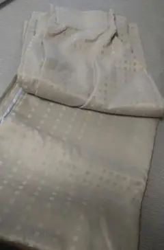 未使用品　裏地付きカーテン