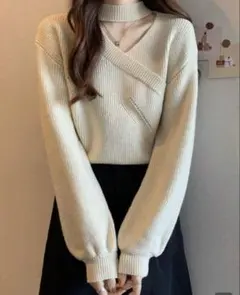 ホワイト Vネック ニット 長袖