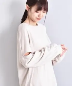 ベージュ オーバーサイズ トレーナー　スウェット　ワンピース　チュニック　袖開きのサムネイル