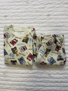 トミカパジャマ　100