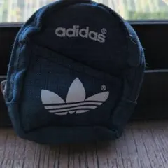 adidas ミニリュック型コインケース