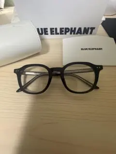 GIVENCHY GV 7058/S ユニセックスサングラス ブラック GIVENCHY GV 7058/S ユニセックスサングラス ブラック | Mercari