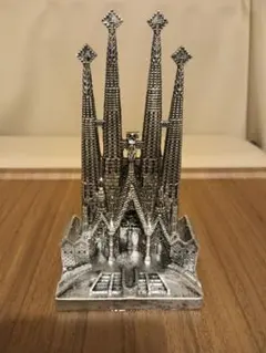 サクラダファミリア 金属 置物