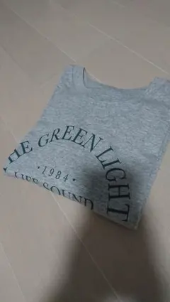 アンドミーTHE GREEN LIGHT ロゴプリント 半袖Tシャツ グレーのサムネイル
