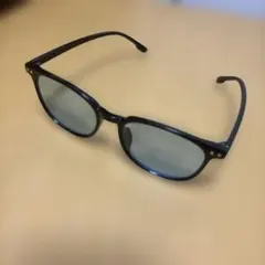 ウェリントン型 サングラス ブラックフレーム