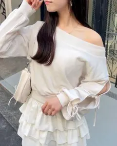 INGNI 袖リボンオフショルショートスウェットトップス