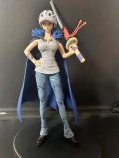 トラファルガー・ロー女性姿 フィギュア箱無し