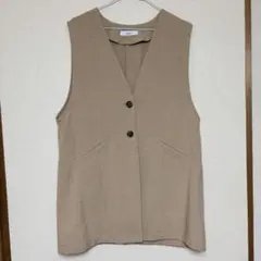 ベージュ ノースリーブ ベスト ボタン付き