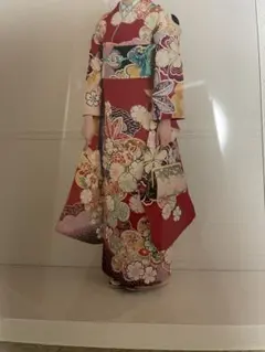 一蔵＆オンディーヌ　赤地 振袖 花柄 華やか 成人式のサムネイル