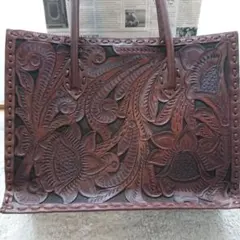 グレースコンチネンタル カービングトライブス アルバ トートバッグ ブラウン 茶