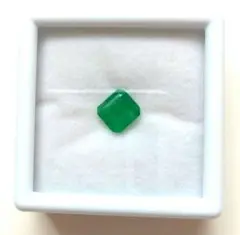 スクエア　エメラルド　1,2ct 宝石ルース