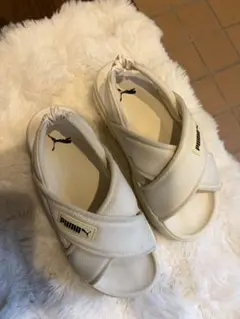 PUMA サンダル ホワイト クロスストラップのサムネイル
