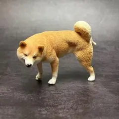 ☆リアルな秋田犬 立像 樹脂製 置物 右向き ガーデンインテリア