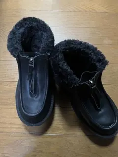 新品　フラットジップ　ブラック厚底　内側ムートン調ショートブーツ　ABCマート