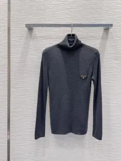 PRADA グレー ニット