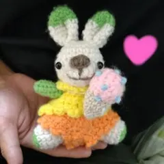 ウサギのあみぐるみ（アイスクリーム付き）