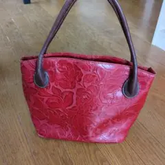 ◯赤い花柄エンボスレザートートバッグ