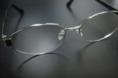 【試着のみ】リムレスメガネ　eyecon