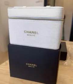 CHANELバニティポーチ 白×ゴールド　ツイード
