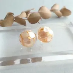 ハンドメイド ピアス イヤリング レジン　ベージュ 円　カボション NO.542