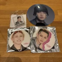 TREASURE ヒョンソク　缶バッチ　アクキー　ミニうちわ