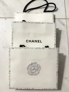 2025年最新】CHANEL白ショッパーの人気アイテム - メルカリ