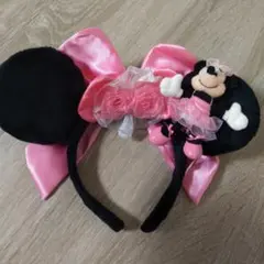 ディズニー　ミニーちゃん　ピンク　カチューシャ　薔薇　リボン