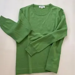 クルーネックニットセーター