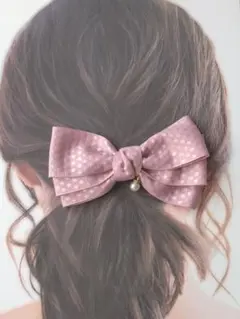 水玉エンボス　ピンク　リボン　ヘアゴム　パールチャーム付き