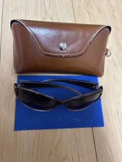 izoneサングラス　ブラウン