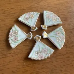 扇形の花柄箸置き5個セット