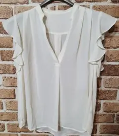 美品質！ほぼ未使用！INGNI ホワイト シフォン ノースリーブフリル袖ブラウス