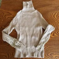 タートルネック刺繍