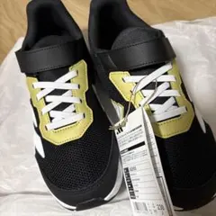 アディダス　新品未使用　スニーカー　キッズ　23センチ