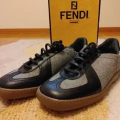FENDI フェンディ　スニーカー　サイズ35のサムネイル