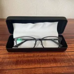 JINSのメガネ