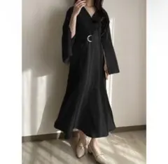 ベルト付きカシュクールフレアスリーブマーメイドワンピース