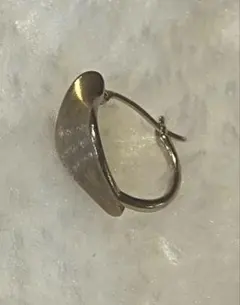 訳あり⭐︎ete⭐︎カーブフープピアス　片耳のみ　S925&k18