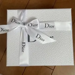 Dior ギフトボックス ホワイト