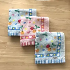 新品、未使用✨綿100% さくらんぼ柄 ハンドタオル 3枚セット 水色、ピンク