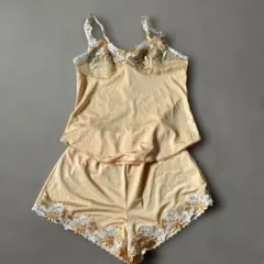 ワコールparfage花柄刺繍 オレンジキャミソールとショーツ
