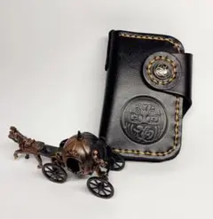 本革　キーホルダー　カードケース　開運だるま　日本製　和風　ブラック