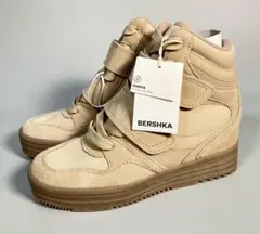 ★新品/EU輸入品/BERSHKA/本革ハイトップウェッジスニーカー/EU37★のサムネイル