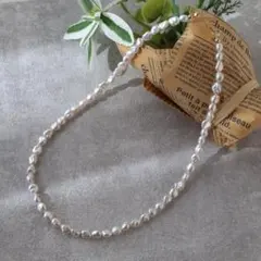 パールのネックレス　ケシ　シンプル　カジュアル　きれいめ　高品質　バロック