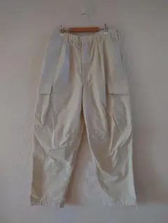 UNIQLO U　ユニクロユー　ワイドフィットパラシュートカーゴパンツ М