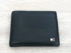 トミーヒルフィガー　二つ折り札入れ　黒　男性用レザー財布　革財布【中古】