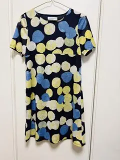 ママファクトリー　半袖膝丈ワンピース S 紺に円模様　春夏